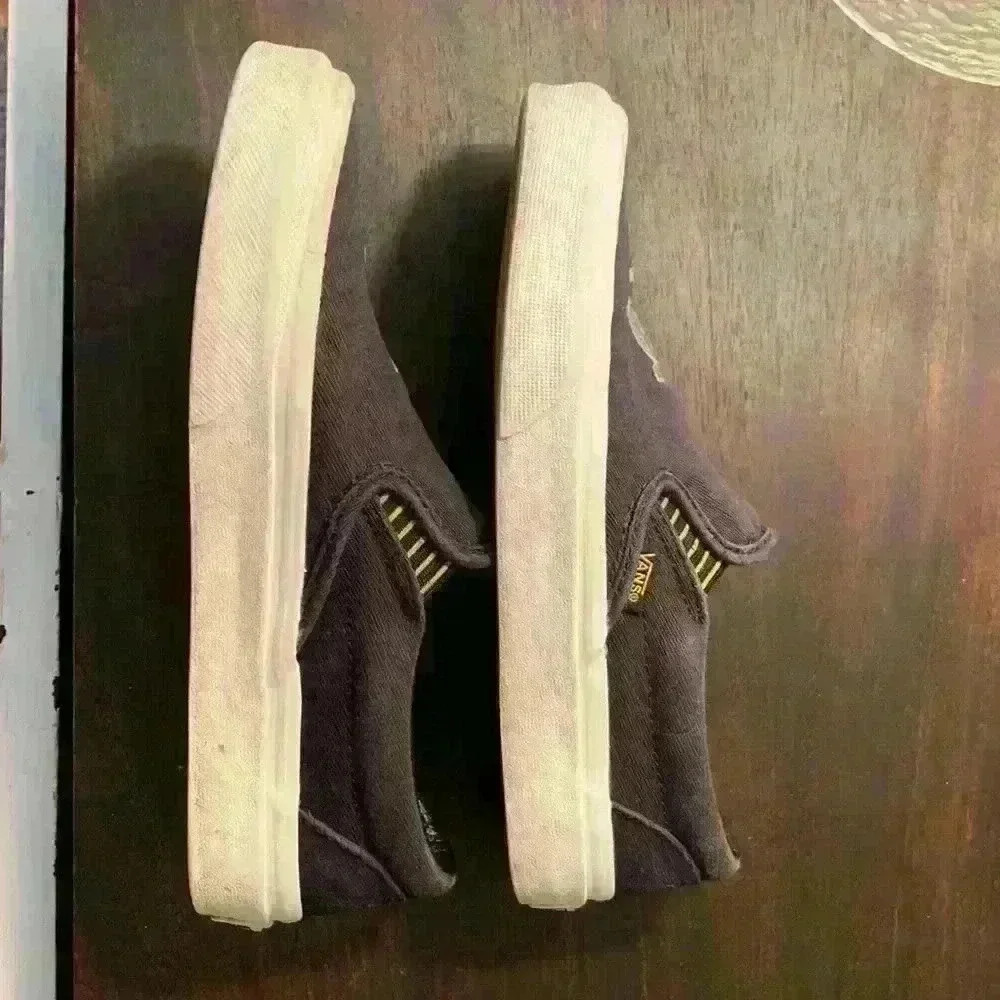 Harry Potter Hufflepuff Vans - Picture 3 of 12